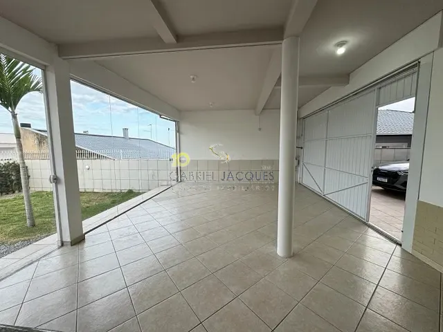 Casa com 360m² 4 quartos e 4 banheiros, à venda, no bairro Pedra Branca em Palhoça