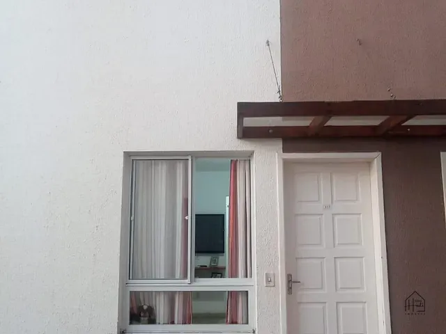 Casa 2 quartos e 2 banheiros, à venda ou para alugar, no bairro Água Espraiada (Caucaia do Alto) em Cotia