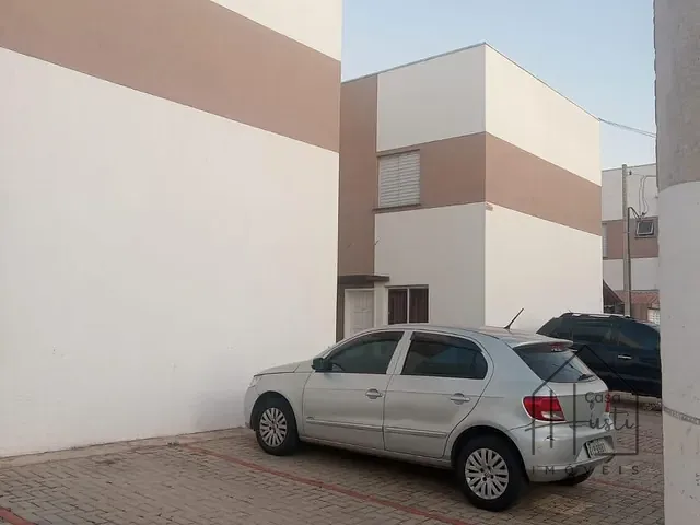 Casa 2 quartos e 2 banheiros, à venda ou para alugar, no bairro Água Espraiada (Caucaia do Alto) em Cotia