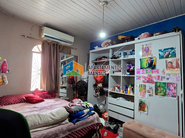 Casa 4 quartos e 2 banheiros, à venda, no bairro Santo Antônio em Manaus