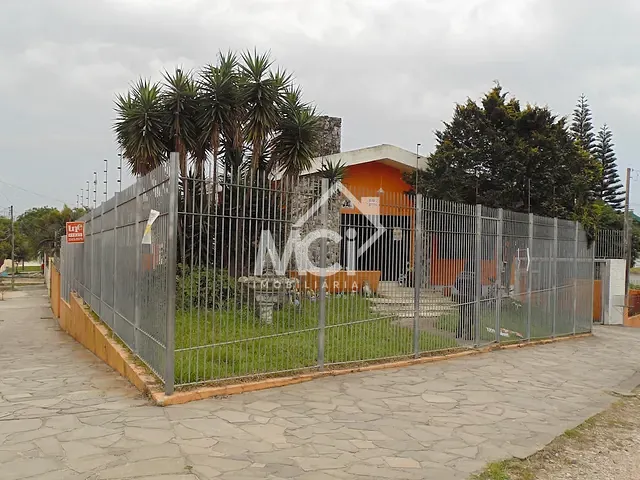 Casa 5 quartos e 3 banheiros, à venda, no bairro Três Vendas em Pelotas