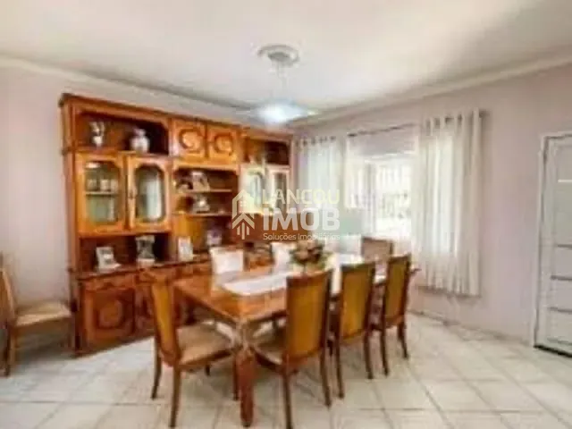 Casa com 300m² 3 quartos e 3 banheiros, à venda, no bairro Vila Maringá em Jundiaí