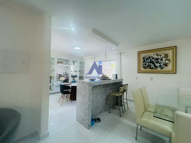Casa 3 quartos e 4 banheiros, à venda, no bairro Vargem Pequena em Rio de Janeiro