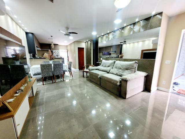 Casa com 360m² 4 quartos e 4 banheiros, à venda, no bairro Vila Valqueire em Rio de Janeiro