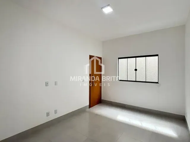 Casa 2 quartos e 2 banheiros, à venda, no bairro Parque Montreal em Aparecida de Goiânia