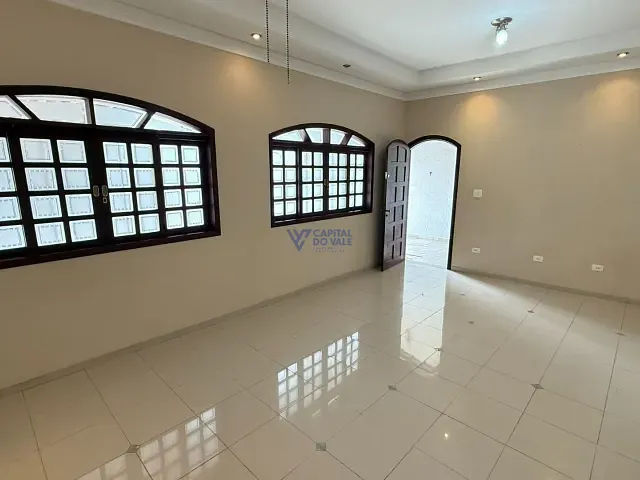 Casa com 198m² 3 quartos e 3 banheiros, à venda, no bairro Jardim das Indústrias em São José dos Campos