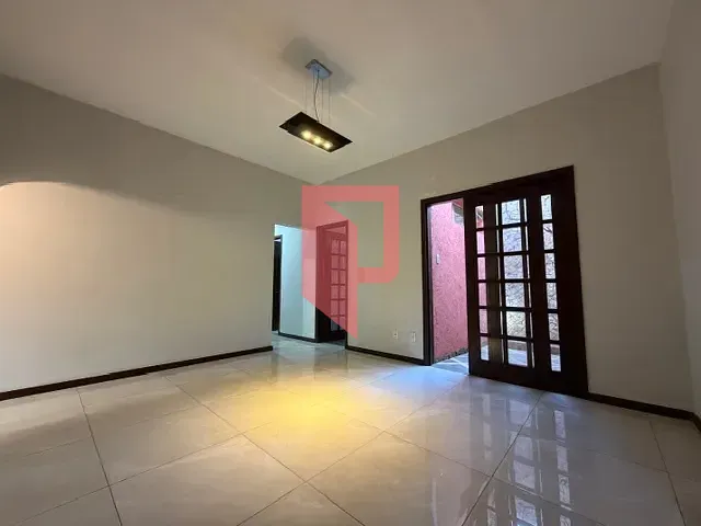 Casa 3 quartos e 3 banheiros, para alugar, no bairro Jaraguá em Belo Horizonte