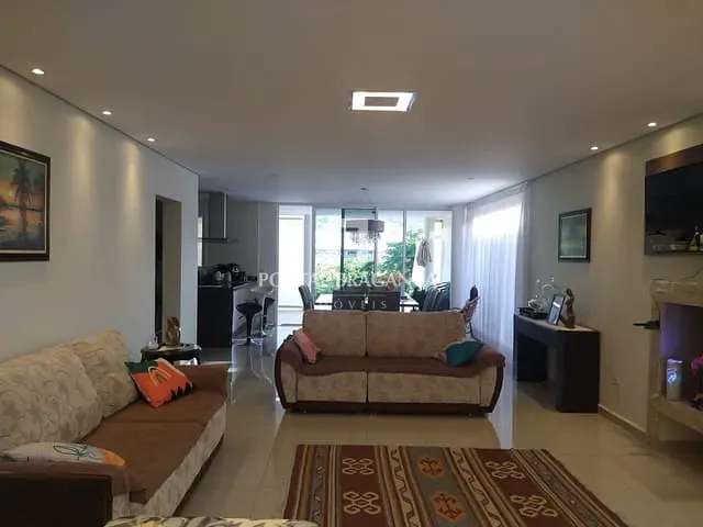 Casa com 700m² 4 quartos e 5 banheiros, à venda, no bairro Condomínio Vale das Águas em Bragança Paulista