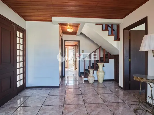 Casa com 380m² 3 quartos e 3 banheiros, à venda, no bairro Bigorrilho em Curitiba