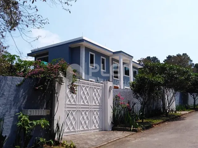Casa com 1860m² 3 quartos e 5 banheiros, à venda, no bairro Caraguatá em Mairiporã
