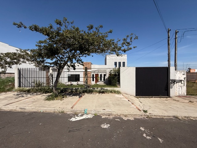 Casa para locação no Jardim Carvalho, 4 quartos, 1 suíte - Ponta Grossa
