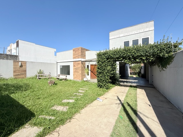 Casa semimobiliada para locação no Jardim Carvalho, 4 quartos, 1 suíte - Ponta Grossa