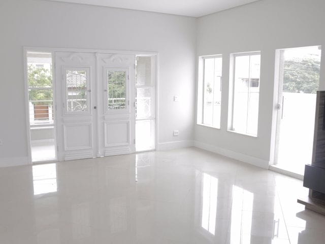 Casa com 539m² 5 quartos e 6 banheiros, à venda, no bairro Residencial Euroville em Bragança Paulista