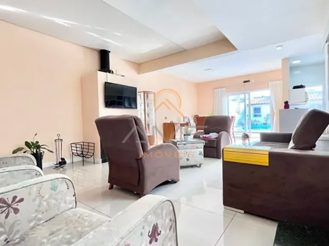Casa com 222m² 3 quartos e 3 banheiros, à venda, no bairro Laranjal em Pelotas