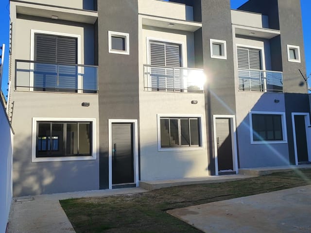 Casa 2 quartos e 3 banheiros, à venda, no bairro Jardim Modelo em Mogi das Cruzes