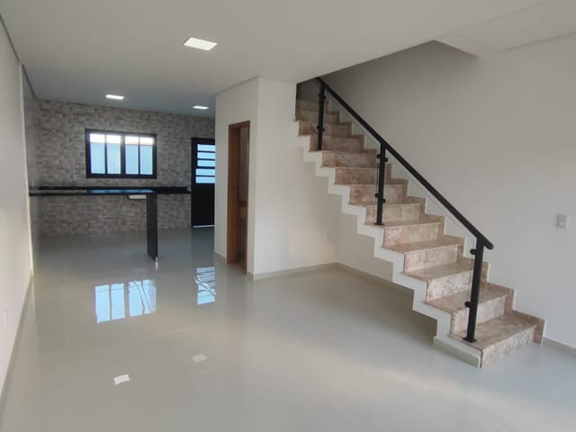 Casa 2 quartos e 3 banheiros, à venda, no bairro Jardim Modelo em Mogi das Cruzes