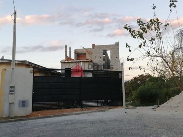 Casa com 132m², à venda, no bairro Jardim Mariana em Pindamonhangaba