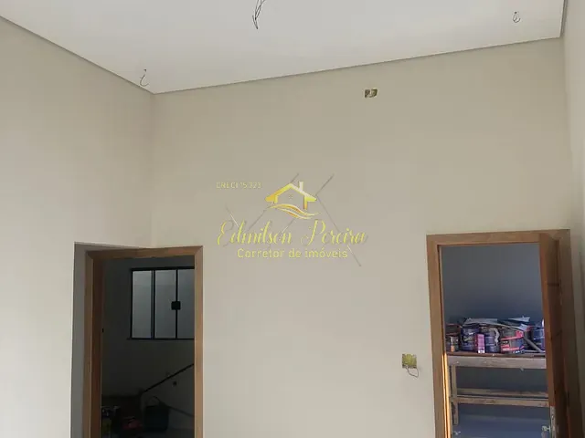 Casa com 200m² 3 quartos e 2 banheiros, à venda, no bairro Residencial Abussafe em Londrina