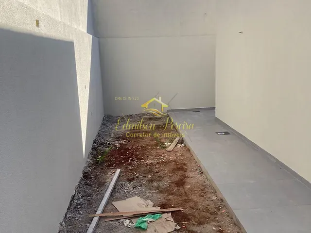 Casa com 200m² 3 quartos e 2 banheiros, à venda, no bairro Residencial Abussafe em Londrina