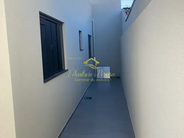 Casa com 200m² 3 quartos e 2 banheiros, à venda, no bairro Residencial Abussafe em Londrina