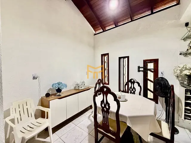 Casa 3 quartos e 4 banheiros, à venda, no bairro Marambaia em Belém