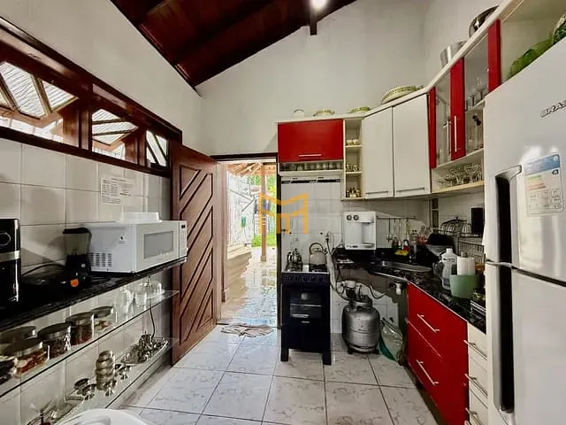 Casa 3 quartos e 4 banheiros, à venda, no bairro Marambaia em Belém