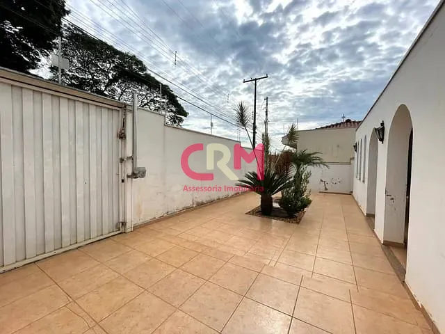 Casa com 396m² 4 quartos e 4 banheiros, à venda, no bairro Parque Residencial Laranjeiras I em Taquaritinga