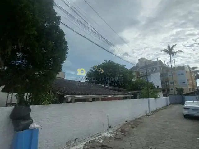Terreno com 388m², à venda, no bairro Cachoeira do Bom Jesus em Florianópolis