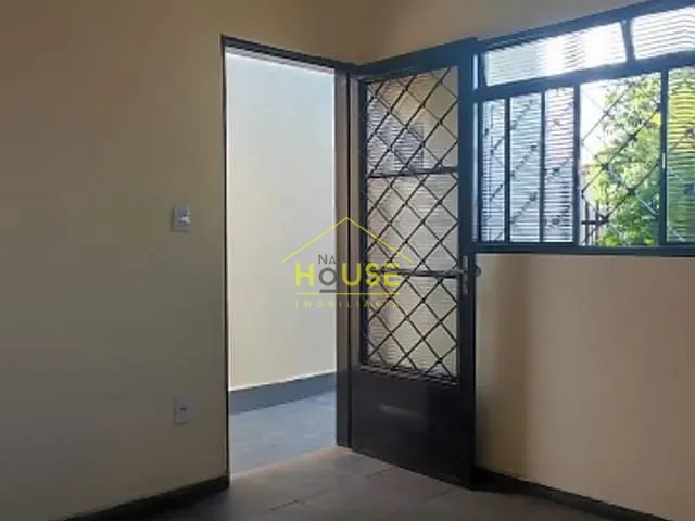 Casa com 240m², à venda, no bairro Parque Residencial do Lago em Votuporanga