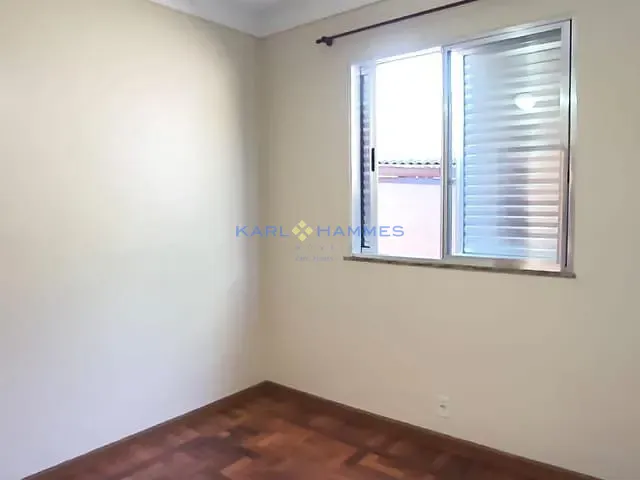 Casa 3 quartos e 1 banheiro, para alugar, no bairro Castelanea em Petrópolis