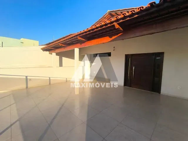 Casa 2 quartos e 2 banheiros, para alugar, no bairro Santa Tereza em Araçuaí
