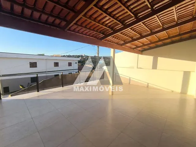 Casa 2 quartos e 2 banheiros, para alugar, no bairro Santa Tereza em Araçuaí