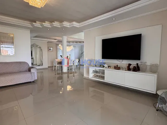 Casa com 980m² 3 quartos e 6 banheiros, à venda, no bairro Jardim Savóia em Ilhéus