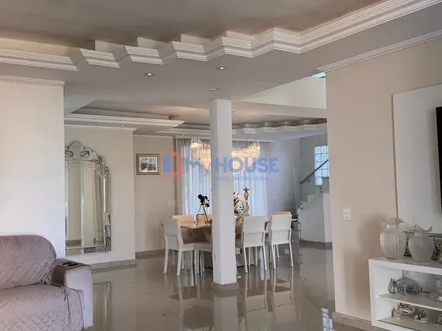 Casa com 980m² 3 quartos e 6 banheiros, à venda, no bairro Jardim Savóia em Ilhéus