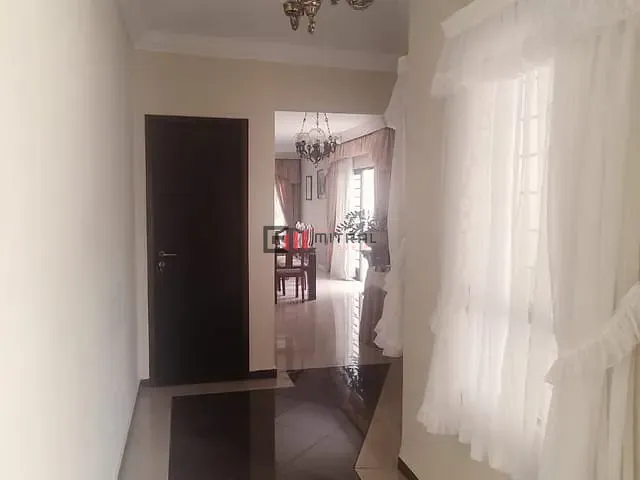 Casa com 300m² 3 quartos e 4 banheiros, à venda, no bairro Araxá em Londrina