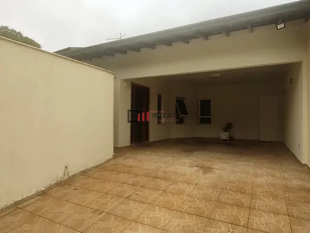 Casa com 300m² 3 quartos e 4 banheiros, à venda, no bairro Araxá em Londrina