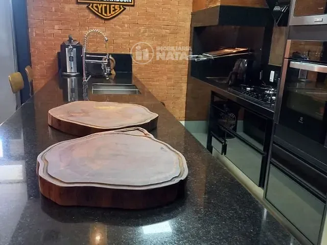 Casa com 230m² 5 quartos e 3 banheiros, à venda, no bairro Centro em Primeiro de Maio