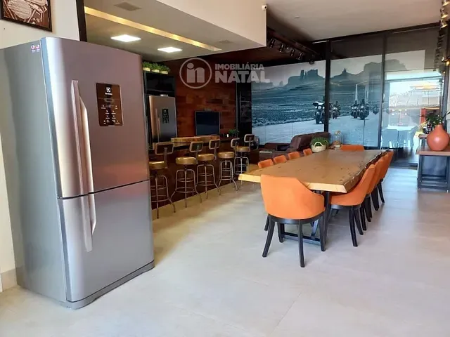 Casa com 230m² 5 quartos e 3 banheiros, à venda, no bairro Centro em Primeiro de Maio
