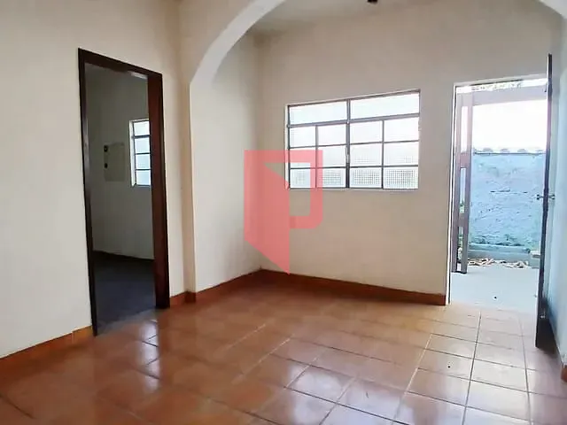 Casa com 714m² 5 quartos e 2 banheiros, à venda, no bairro Céu Azul em Belo Horizonte