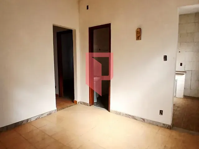 Casa com 714m² 5 quartos e 2 banheiros, à venda, no bairro Céu Azul em Belo Horizonte