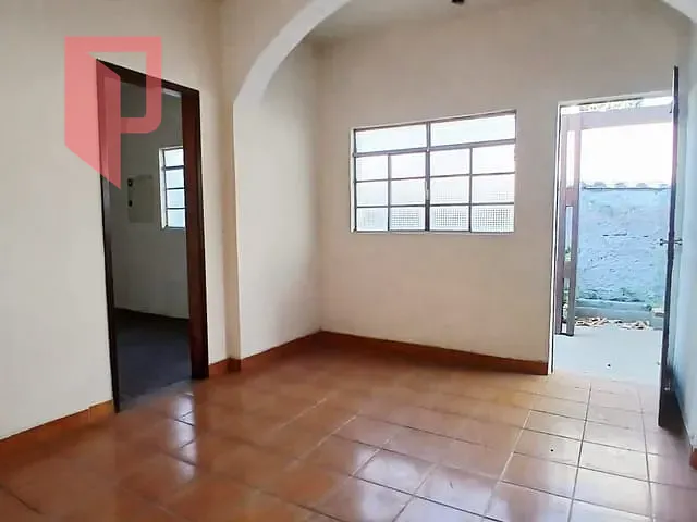 Casa com 714m² 5 quartos e 2 banheiros, à venda, no bairro Céu Azul em Belo Horizonte