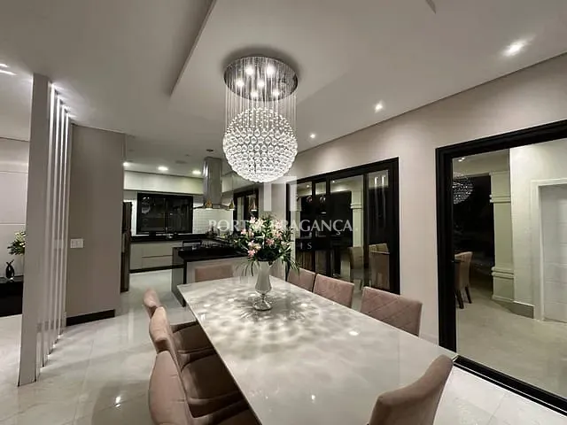 Casa com 349m² 3 quartos e 4 banheiros, à venda, no bairro Condomínio Residencial Euroville II em Bragança Paulista