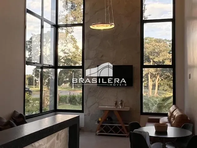 Chácara com 2237m² 3 quartos e 5 banheiros, à venda, no bairro Santo Antonio em Santo Antônio de Goiás