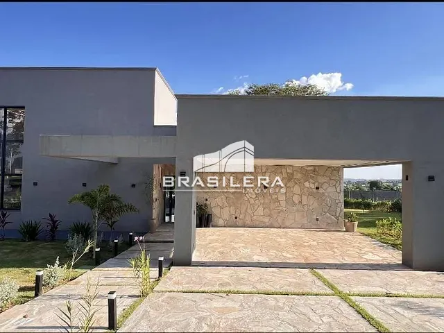 Chácara com 2237m² 3 quartos e 5 banheiros, à venda, no bairro Santo Antonio em Santo Antônio de Goiás