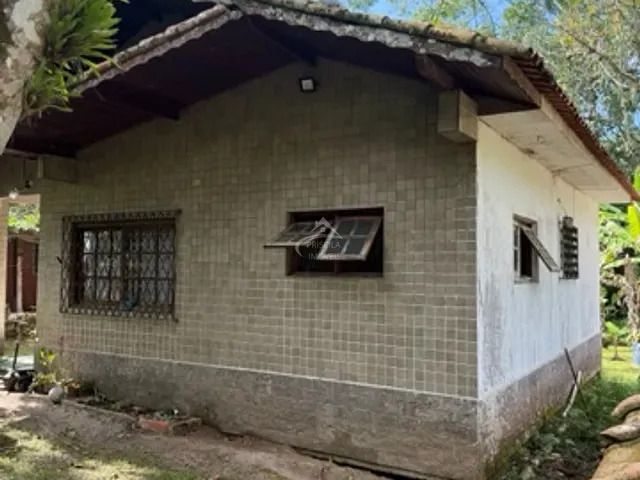 Casa com 500m² 2 quartos e 1 banheiro, à venda, no bairro Boracéia em Bertioga