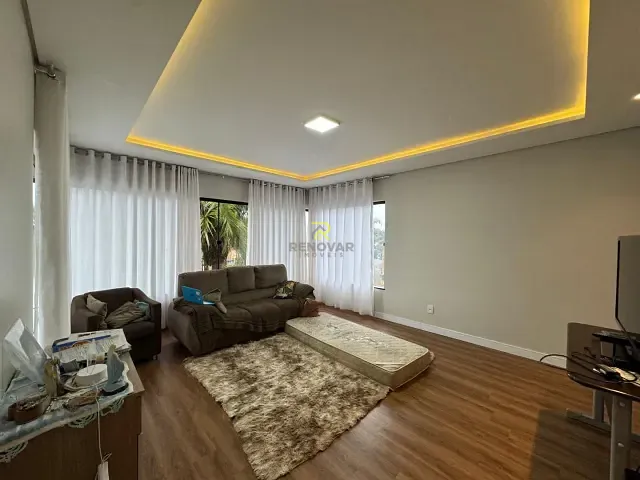 Casa com 1876m² 3 quartos e 3 banheiros, à venda ou para alugar, no bairro Boqueirão em Guarapuava