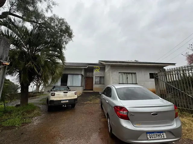 Casa com 1876m² 3 quartos e 3 banheiros, à venda ou para alugar, no bairro Boqueirão em Guarapuava