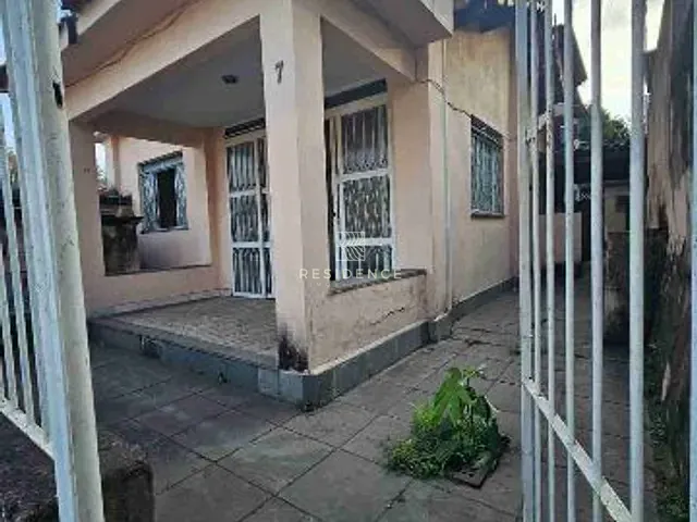 Casa com 300m² 4 quartos e 2 banheiros, à venda, no bairro Sessenta em Volta Redonda