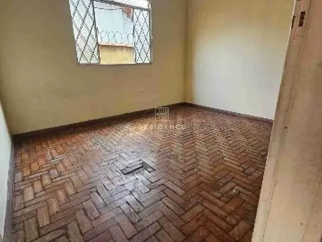 Casa com 300m² 4 quartos e 2 banheiros, à venda, no bairro Sessenta em Volta Redonda