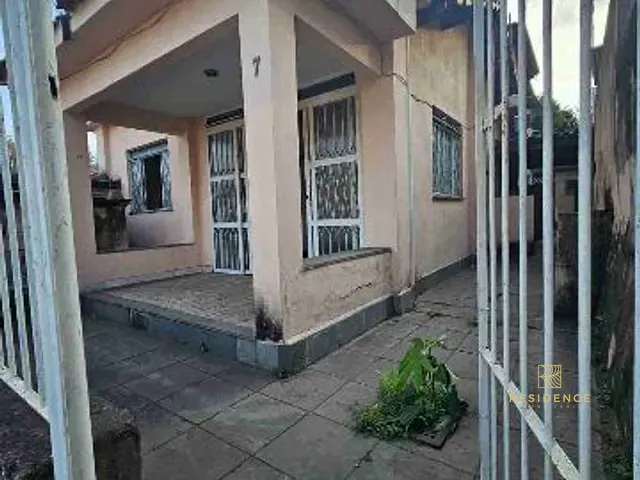 Casa com 300m² 4 quartos e 2 banheiros, à venda, no bairro Sessenta em Volta Redonda